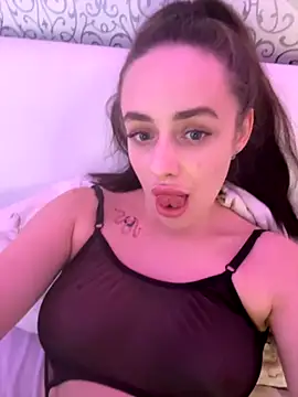 Snapshot of Lisaaan chatting on October 2025 12:50:02 PM Lisaaan online show from October 2025 12:50:02 PM