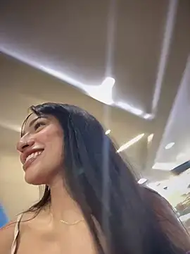 DulceLenns online show from February 2025 06:00:01 PM