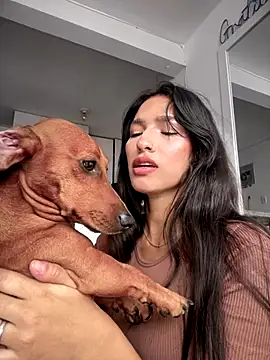 DulceLenns online show from September 2025 06:20:01 PM