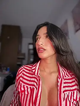 DulceLenns online show from February 2026 05:55:02 PM