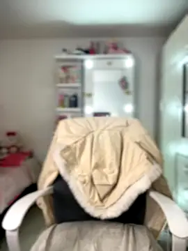 Emmily 19 online show from September 2025 11:38:02 PM