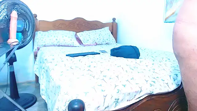 Snapshot of cositarrica_xxx chatting on December 2025 01:27:02 PM cositarrica xxx online show from December 2025 01:27:02 PM