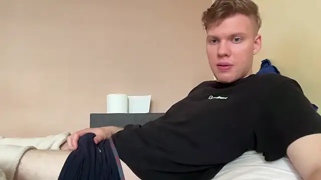 sexybooii6968 online show from October 2025 01:44:01 PM