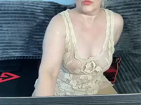 Snapshot of milaja chatting on October 2025 08:09:01 AM milaja online show from October 2025 08:09:01 AM