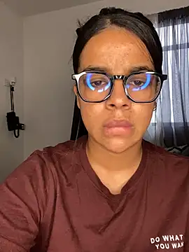 Snapshot of trianawhite chatting on December 2024 08:49:02 PM trianawhite online show from December 2024 08:49:02 PM