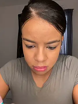 Snapshot of trianawhite chatting on December 2024 04:13:02 PM trianawhite online show from December 2024 04:13:02 PM