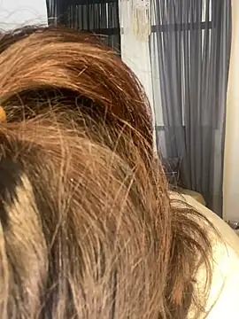 Snapshot of trianawhite chatting on March 2025 09:43:01 PM trianawhite online show from March 2025 09:43:01 PM