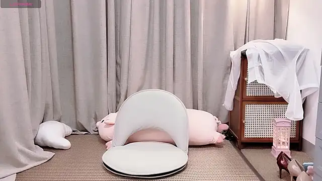 Snapshot of tiramesusu chatting on November 2025 08:12:01 AM tiramesusu online show from November 2025 08:12:01 AM