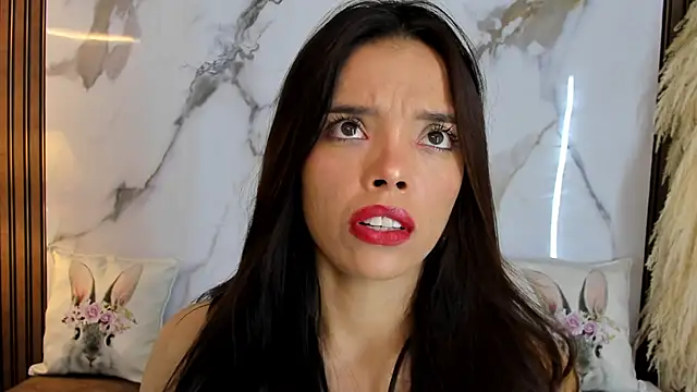 hannahill69 online show from February 2025 05:00:01 AM