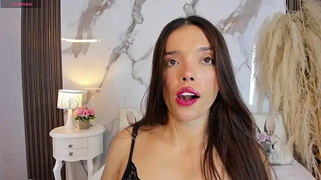 hannahill69 online show from April 2026 04:59:01 AM