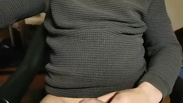 Snapshot of Lucas1andOnly4Girl chatting on November 2025 12:24:02 AM Lucas1andOnly4Girl online show from November 2025 12:24:02 AM