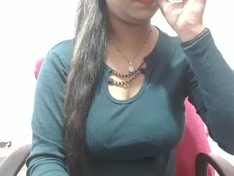 Snapshot of LovingPihu chatting on February 2025 06:00:01 AM LovingPihu online show from February 2025 06:00:01 AM