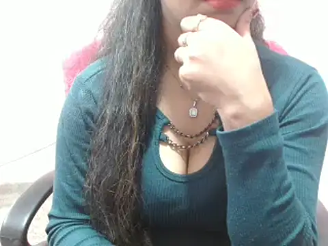 Snapshot of LovingPihu chatting on February 2025 11:43:02 AM LovingPihu online show from February 2025 11:43:02 AM