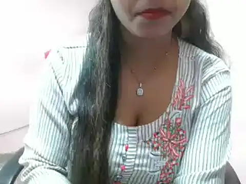 Snapshot of LovingPihu chatting on February 2025 08:22:01 AM LovingPihu online show from February 2025 08:22:01 AM