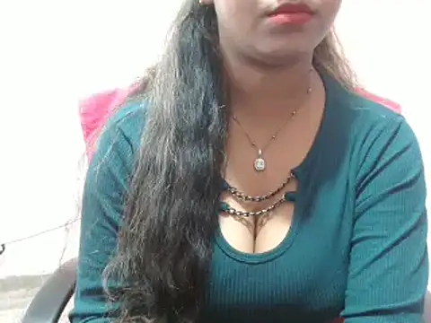 Snapshot of LovingPihu chatting on February 2025 08:06:02 AM LovingPihu online show from February 2025 08:06:02 AM