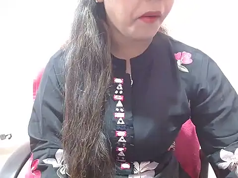 Snapshot of LovingPihu chatting on February 2025 05:19:02 AM LovingPihu online show from February 2025 05:19:02 AM