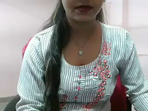 Snapshot of LovingPihu chatting on March 2025 04:47:01 AM LovingPihu online show from March 2025 04:47:01 AM