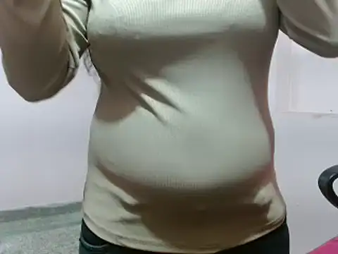 Snapshot of LovingPihu chatting on March 2025 05:35:02 AM LovingPihu online show from March 2025 05:35:02 AM