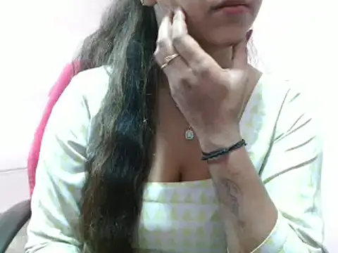 Snapshot of LovingPihu chatting on March 2025 08:45:01 AM LovingPihu online show from March 2025 08:45:01 AM