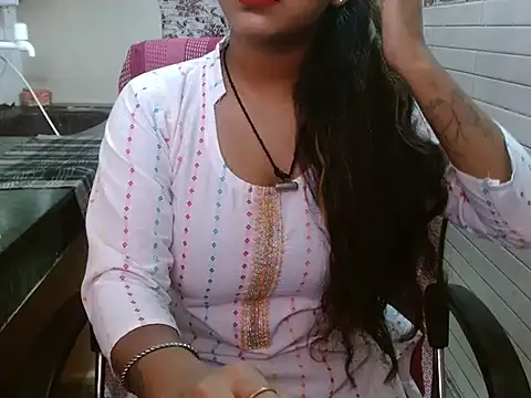 Snapshot of LovingPihu chatting on September 2025 05:42:01 AM LovingPihu online show from September 2025 05:42:01 AM