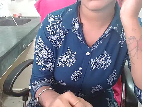 Snapshot of LovingPihu chatting on September 2025 05:21:01 AM LovingPihu online show from September 2025 05:21:01 AM