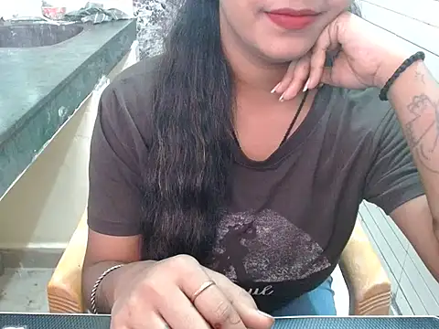 Snapshot of LovingPihu chatting on October 2025 05:29:02 AM LovingPihu online show from October 2025 05:29:02 AM