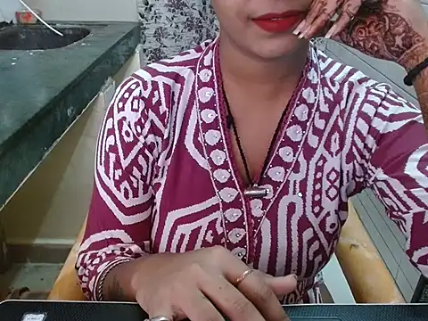 Snapshot of LovingPihu chatting on October 2025 05:18:01 AM LovingPihu online show from October 2025 05:18:01 AM