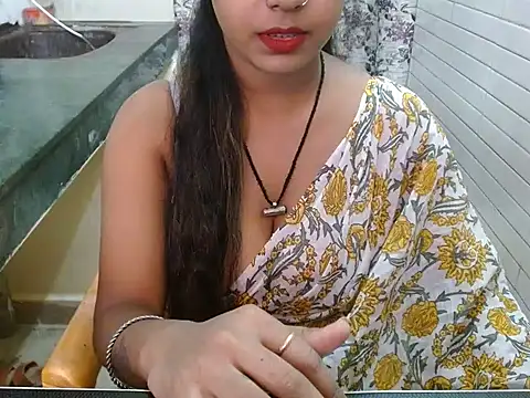 Snapshot of LovingPihu chatting on October 2025 05:52:02 AM LovingPihu online show from October 2025 05:52:02 AM
