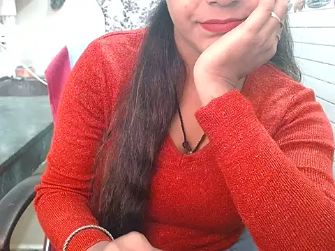 Snapshot of LovingPihu chatting on November 2025 05:18:02 AM LovingPihu online show from November 2025 05:18:02 AM