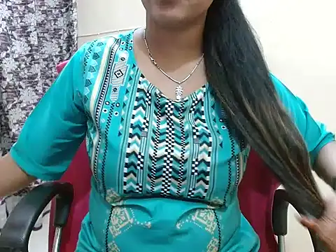 LovingPihu online show from April 2026 05:25:01 AM