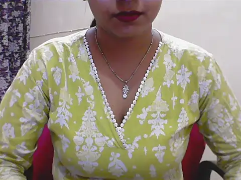 LovingPihu online show from April 2026 05:36:02 AM