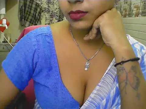 LovingPihu online show from May 2026 06:10:02 AM