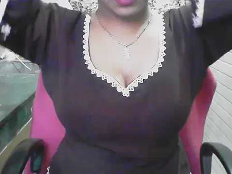 LovingPihu online show from May 2026 06:43:02 AM