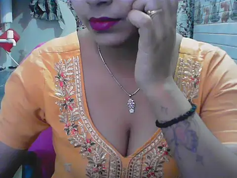 Snapshot of LovingPihu chatting on May 2026 04:53:01 AM LovingPihu online show from May 2026 04:53:01 AM