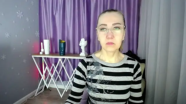 queen a n i online show from March 2025 06:23:01 AM