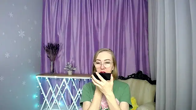 queen a n i online show from May 2026 09:36:01 AM