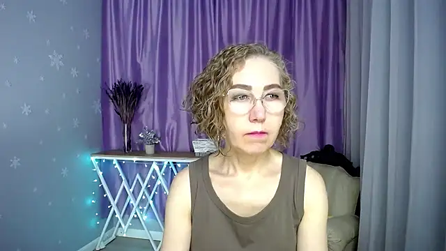 queen a n i online show from July 2026 07:26:01 AM