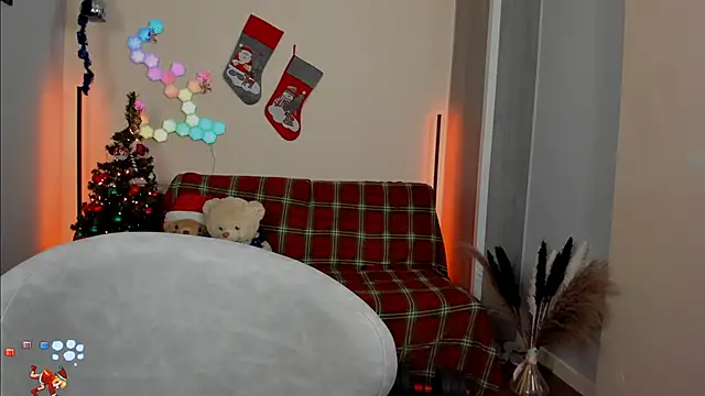 Snapshot of victorias_world chatting on December 2024 10:32:01 PM victorias world online show from December 2024 10:32:01 PM