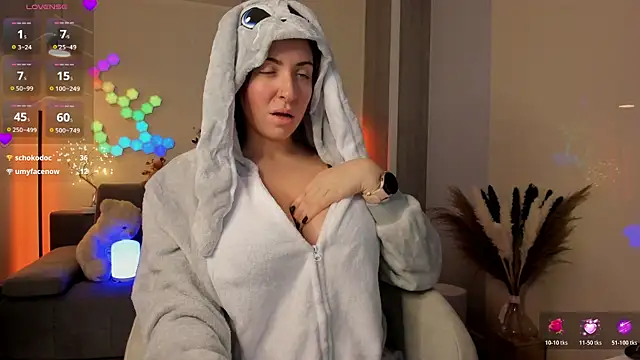 Snapshot of victorias_world chatting on November 2025 05:37:02 PM victorias world online show from November 2025 05:37:02 PM