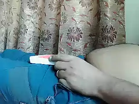 Snapshot of FUN4TIPS chatting on January 2025 06:33:01 AM FUN4TIPS online show from January 2025 06:33:01 AM