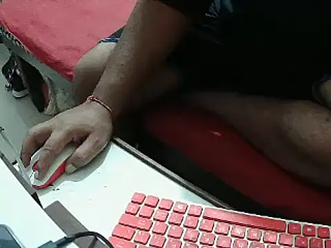 Snapshot of FUN4TIPS chatting on January 2025 03:00:01 AM FUN4TIPS online show from January 2025 03:00:01 AM