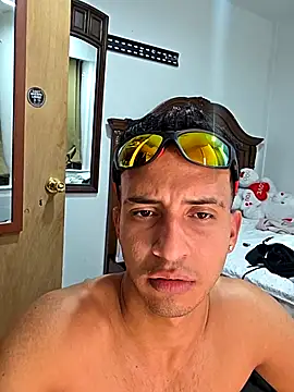 Torresmor online show from November 2025 01:48:02 AM