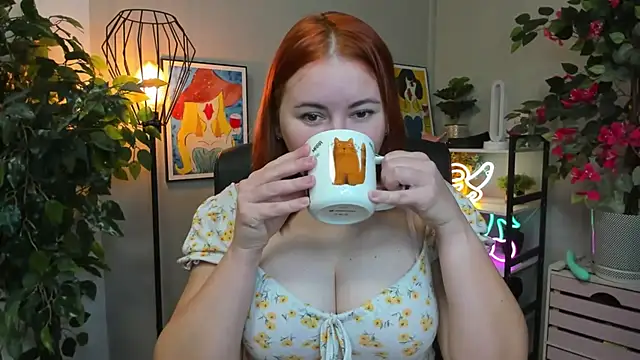 LAYLAxSTAR online show from October 2025 06:36:01 AM