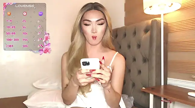 Snapshot of Local_Hoelyx chatting on February 2025 08:03:01 PM Local Hoelyx online show from February 2025 08:03:01 PM