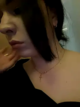 Snapshot of HellMoor chatting on October 2025 05:33:01 PM HellMoor online show from October 2025 05:33:01 PM