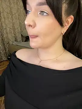 Snapshot of HellMoor chatting on November 2025 07:04:02 PM HellMoor online show from November 2025 07:04:02 PM