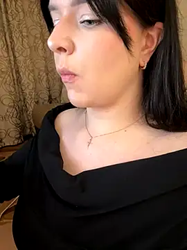 Snapshot of HellMoor chatting on November 2025 11:18:01 PM HellMoor online show from November 2025 11:18:01 PM