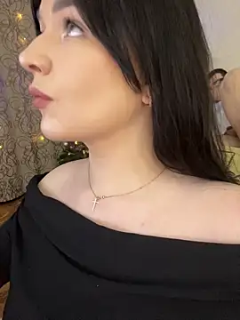 Snapshot of HellMoor chatting on December 2025 08:36:02 PM HellMoor online show from December 2025 08:36:02 PM