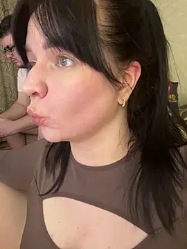 Snapshot of HellMoor chatting on February 2026 11:38:02 PM HellMoor online show from February 2026 11:38:02 PM