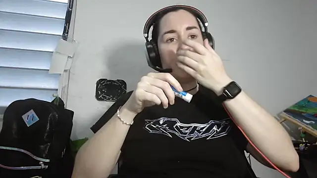 Snapshot of poppergirl69 chatting on December 2024 09:02:02 PM poppergirl69 online show from December 2024 09:02:02 PM